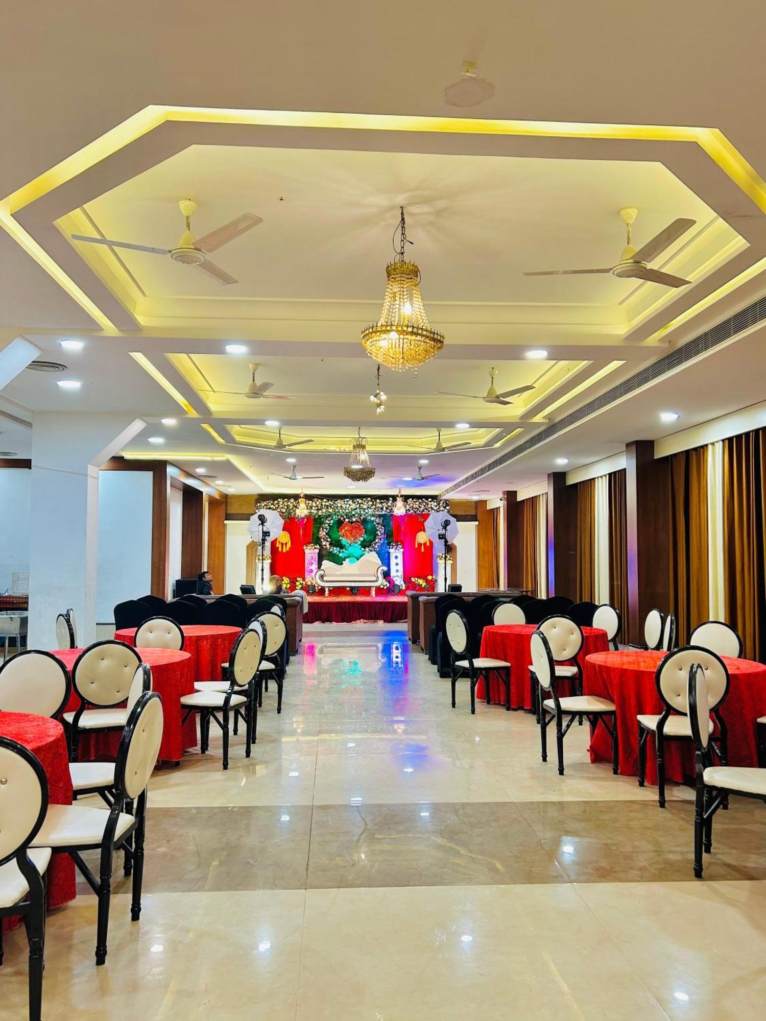 Krishnam Resort Jabalpur Exteriör bild