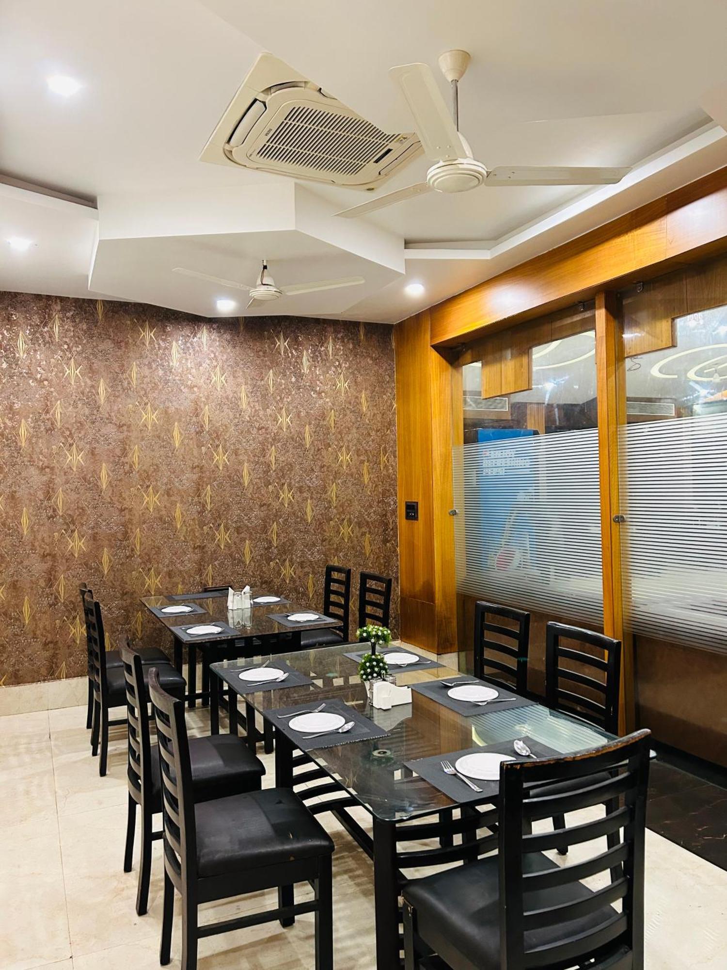 Krishnam Resort Jabalpur Exteriör bild